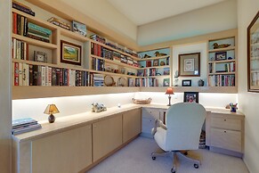 067098 Chic 3 BR Condo w/ Mtn & Golf Course Views