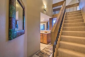 Walk to Ski Lift: Mtn-view Condo in Breckenridge