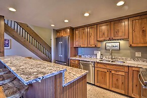 Walk to Ski Lift: Mtn-view Condo in Breckenridge