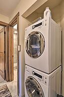 Walk to Ski Lift: Mtn-view Condo in Breckenridge