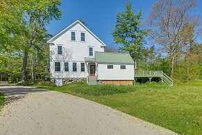 Spacious Home on Bear Camp River in Tamworth!