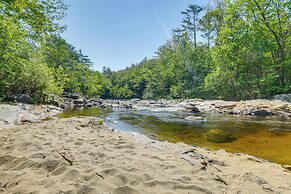 Spacious Home on Bear Camp River in Tamworth!