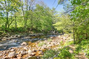 Spacious Home on Bear Camp River in Tamworth!