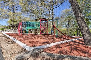 Cozy Branson Getaway ~ 2 Mi to Silver Dollar City!