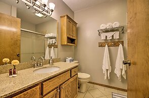 Cozy Branson Getaway ~ 2 Mi to Silver Dollar City!