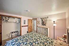 Quaint Priest Lake Cabin w/ Patio < 1 Mi to Lake!