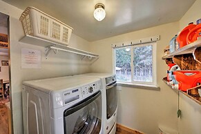 Quaint Priest Lake Cabin w/ Patio < 1 Mi to Lake!