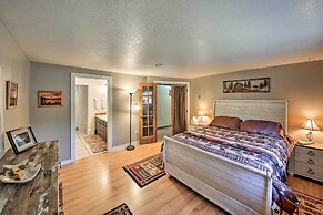 Quaint Priest Lake Cabin w/ Patio < 1 Mi to Lake!