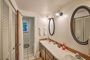 Quaint Priest Lake Cabin w/ Patio < 1 Mi to Lake!