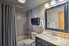 Spacious Breckenridge Condo: Walk to Ski Lifts!