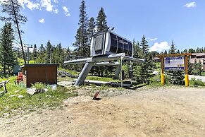 Spacious Breckenridge Condo: Walk to Ski Lifts!