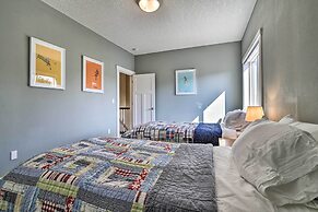 Incredible Oregon Retreat w/ Private Hot Tub!