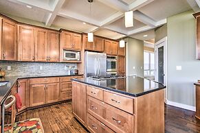 Incredible Oregon Retreat w/ Private Hot Tub!