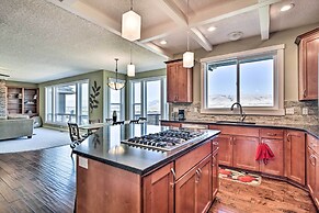 Incredible Oregon Retreat w/ Private Hot Tub!