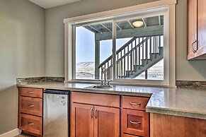 Incredible Oregon Retreat w/ Private Hot Tub!