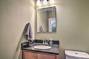 Incredible Oregon Retreat w/ Private Hot Tub!