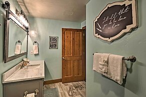 Couple's Ski Condo: 1 Mi to Breckenridge Golf Club