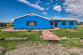 Cozy 'blue Adobe' w/ Steam Room 2 Mi. From Taos!