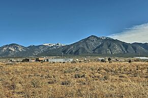 Cozy 'blue Adobe' w/ Steam Room 2 Mi. From Taos!