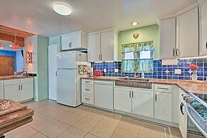 Cozy 'blue Adobe' w/ Steam Room 2 Mi. From Taos!