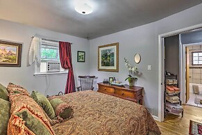 Relaxing Golden Getaway w/ Grill < 1 Mi to Town!