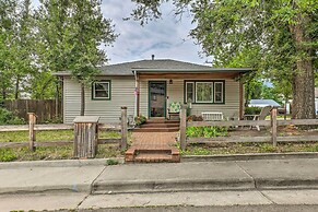 Relaxing Golden Getaway w/ Grill < 1 Mi to Town!