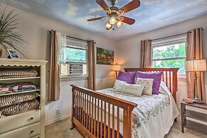 Relaxing Golden Getaway w/ Grill < 1 Mi to Town!