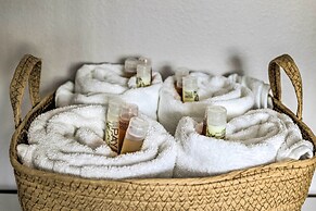 Gated Southern Miami Home: 22 Mi to Downtown!