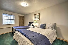 Logan Road Lookout, Lincoln City Home w/ Game Room