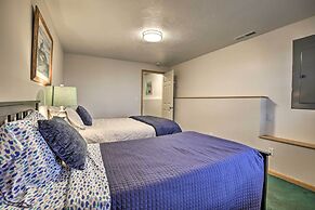 Logan Road Lookout, Lincoln City Home w/ Game Room