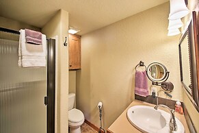 Lake Pend Oreille Condo w/ Porch & Mountain View!