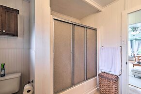 Hilo Home Base - 3 Miles to State Park & Beach!