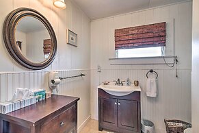 Hilo Home Base - 3 Miles to State Park & Beach!