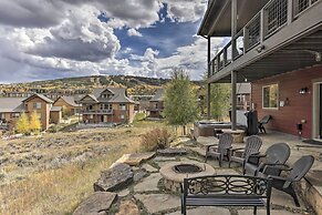 Granby Home w/ Hot Tub + Ski, Golf & Pool Access