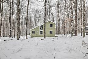 1 Block to Lake: Poconos Getaway w/ Fire Pit!