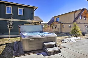 Mtn-view Fraser Home w/ Hot Tub - Near Skiing!