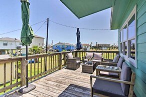 Breezy Surfside Beach Home w/ Deck: Walk to Beach