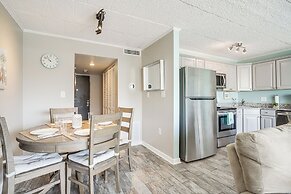 Walk to Shore: Retreat w/ Balcony in Ocean City