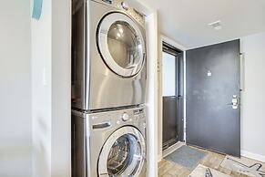 Walk to Shore: Retreat w/ Balcony in Ocean City