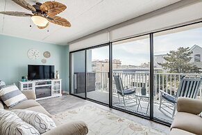Walk to Shore: Retreat w/ Balcony in Ocean City
