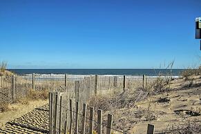 Walk to Shore: Retreat w/ Balcony in Ocean City