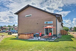 Red Lodge Townhome w/ Hot Tub: Near Skiing!