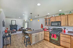 Red Lodge Townhome w/ Hot Tub: Near Skiing!
