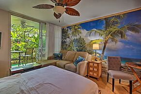 Kailua Studio w/ Pool Access & Garden Views!