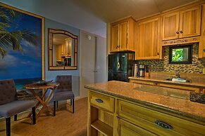 Kailua Studio w/ Pool Access & Garden Views!