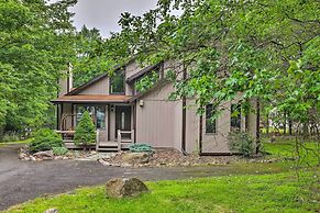 Near Hiking & Skiing: Albrightsville Home w/ Deck!