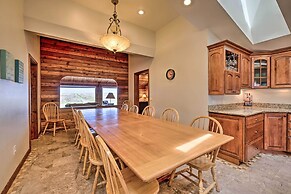 Coastal Oregon Retreat w/ Grill: 11 Mi to Astoria!