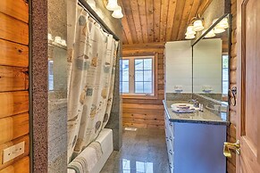 Coastal Oregon Retreat w/ Grill: 11 Mi to Astoria!