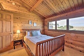Coastal Oregon Retreat w/ Grill: 11 Mi to Astoria!