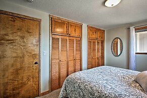 Updated Farmhouse w/ Deck on Central Oregon Canal!